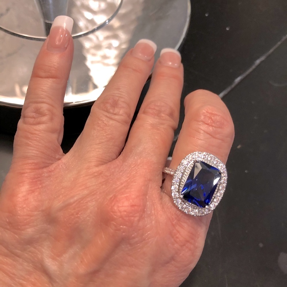 BLUE AND WHITE CZ RING - Picture 7 of 8